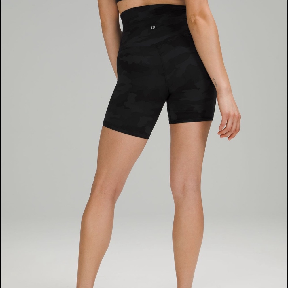 π lululemon align shorts 4 inch length - Picture 3 of 4
